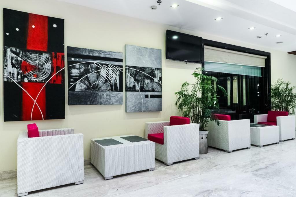 La Silver Leaf Hotel Nawashahr Bagian luar foto