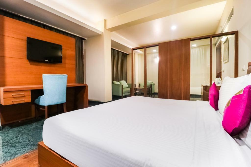 La Silver Leaf Hotel Nawashahr Bagian luar foto