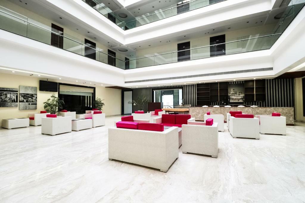 La Silver Leaf Hotel Nawashahr Bagian luar foto