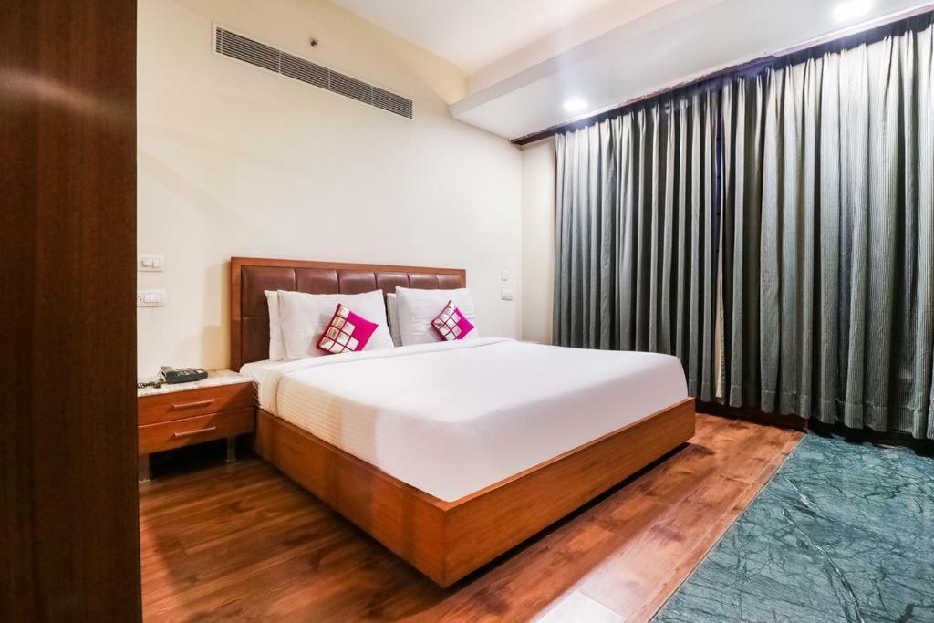 La Silver Leaf Hotel Nawashahr Bagian luar foto