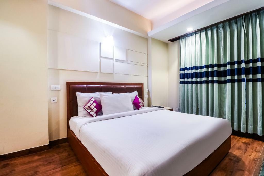 La Silver Leaf Hotel Nawashahr Bagian luar foto