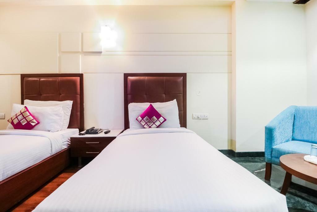 La Silver Leaf Hotel Nawashahr Bagian luar foto