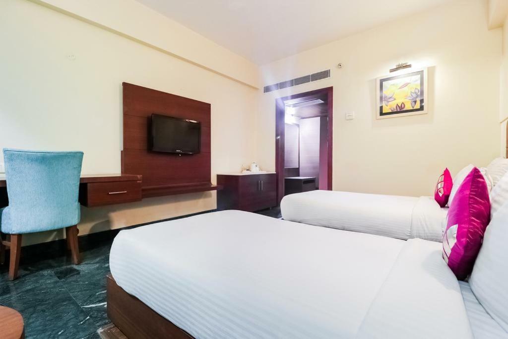 La Silver Leaf Hotel Nawashahr Bagian luar foto