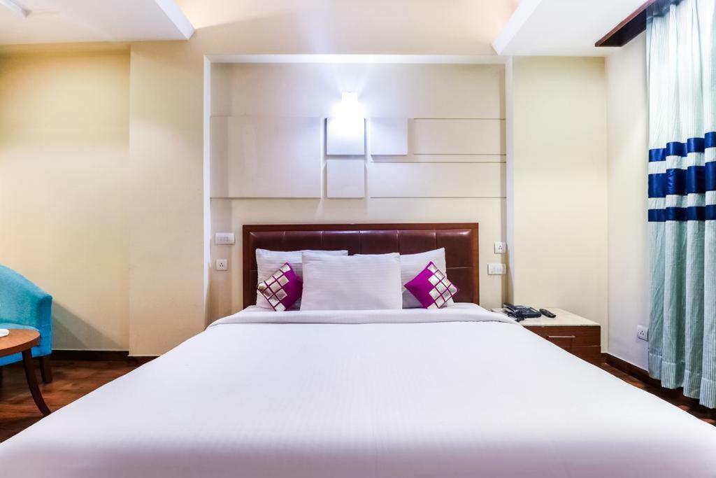 La Silver Leaf Hotel Nawashahr Bagian luar foto