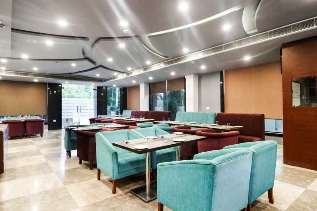 La Silver Leaf Hotel Nawashahr Bagian luar foto