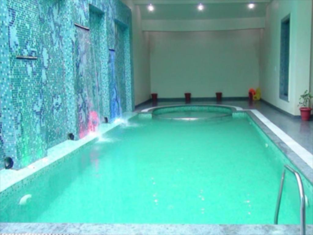 La Silver Leaf Hotel Nawashahr Bagian luar foto